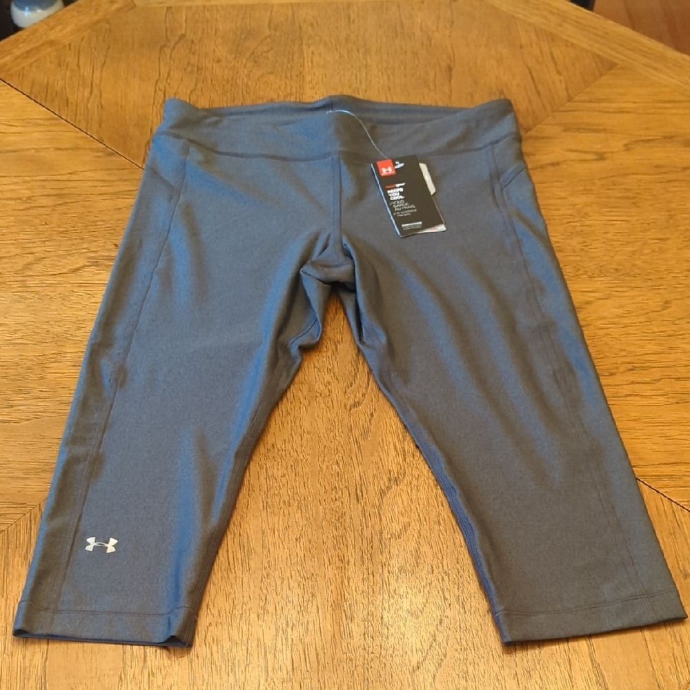 Women's Under Armour Charcoal Capri Compression Leggings